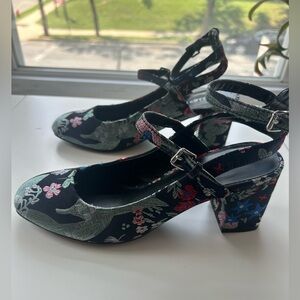 Indigo Rd. Floral Mary Jane pumps-size 6